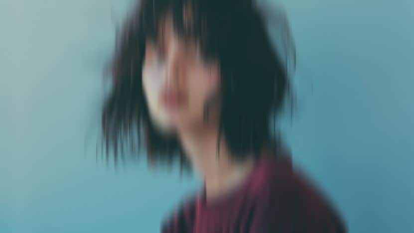 longitudinal blur video overlay